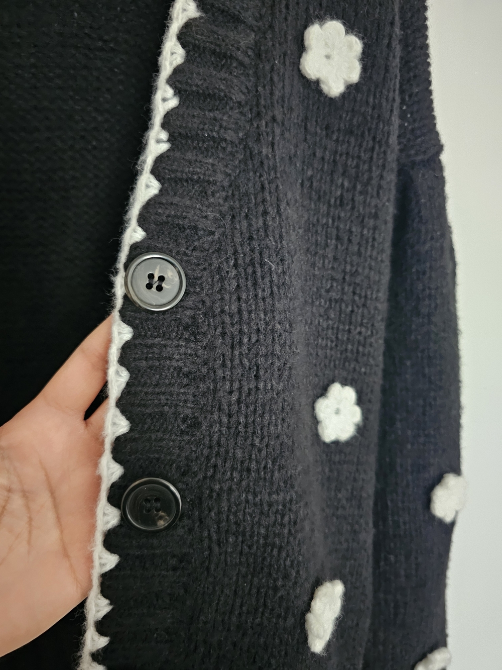 Black Cropped Cardigan White Floral Patches Size S Feminine Boho Chic - Picture 6 of 9